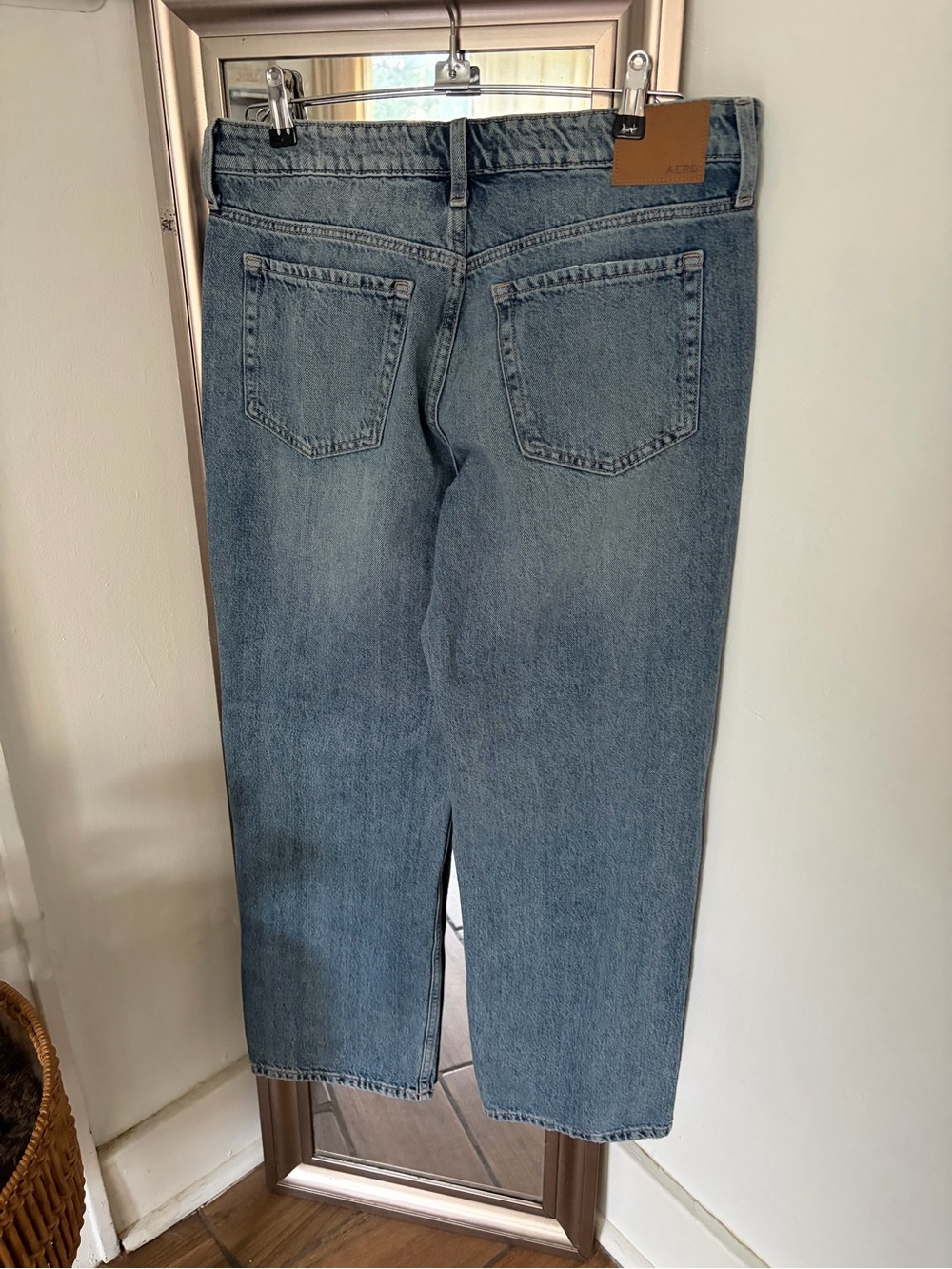 Aeropostale Low-Rise Baggy Jeans — Size 8 Regular - Picture 2 of 5